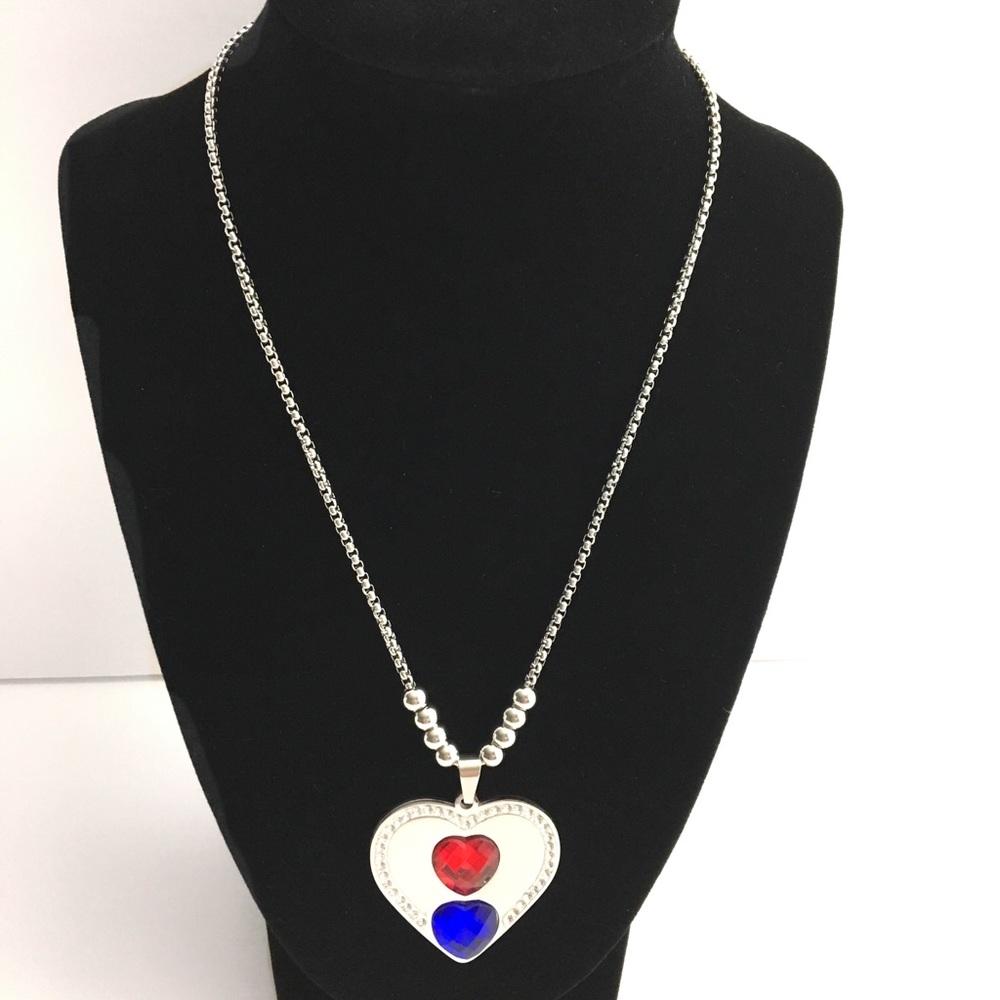 2 Hearts Shape Blue/Red Pendent Necklace